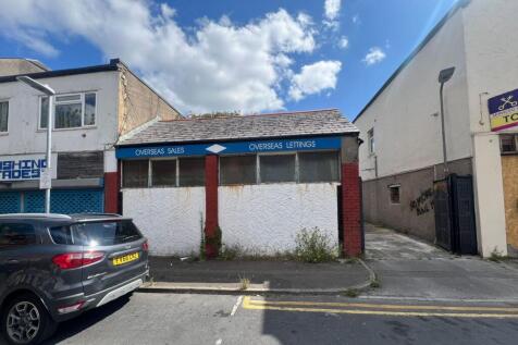 172 Holton Road, Barry, Wales CF63 4HN