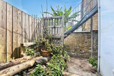 21 Garfield Road, Battersea, London SW11 5PL