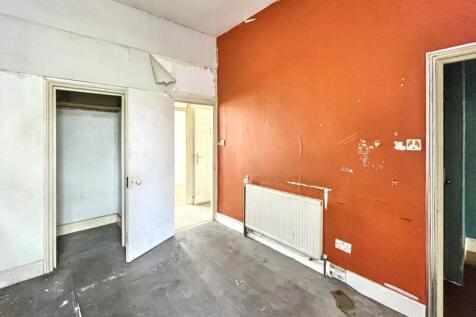 21 Garfield Road, Battersea, London SW11 5PL