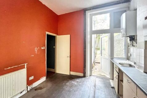 21 Garfield Road, Battersea, London SW11 5PL