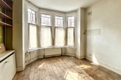 21 Garfield Road, Battersea, London SW11 5PL