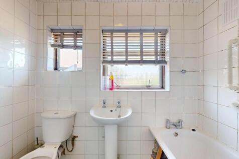 100 Crockenhill Road, Orpington, Kent, BR5 4DG