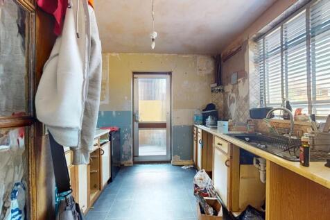 100 Crockenhill Road, Orpington, Kent, BR5 4DG
