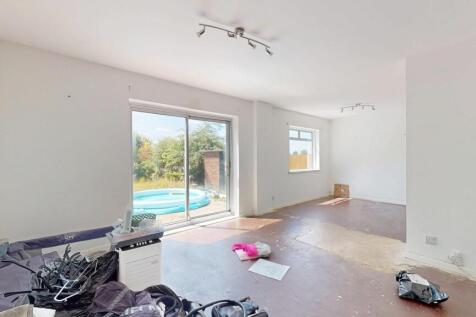 100 Crockenhill Road, Orpington, Kent, BR5 4DG