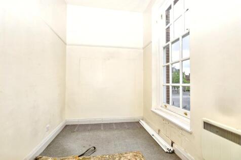 6 Market Place, Retford, Nottinghamshire, DN22 6HB