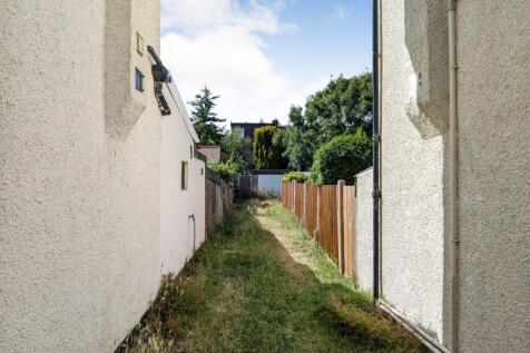 Land on the North West side of Oakfield Road, London N3 2QD