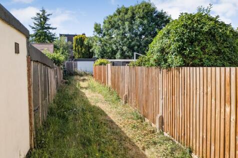 Land on the North West side of Oakfield Road, London N3 2QD