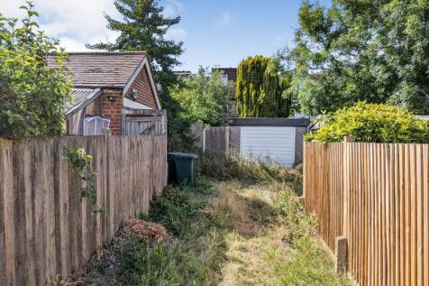 Land on the North West side of Oakfield Road, London N3 2QD