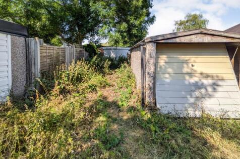 Land on the North West side of Oakfield Road, London N3 2QD