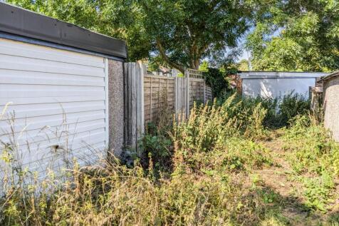 Land on the North West side of Oakfield Road, London N3 2QD