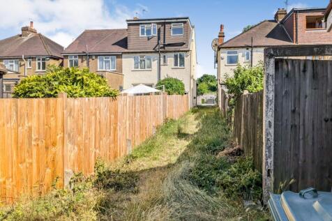 Land on the North West side of Oakfield Road, London N3 2QD