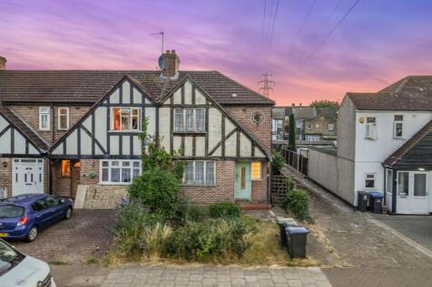 21 Bedford Crescent, Enfield, Middlesex, EN3 6JU