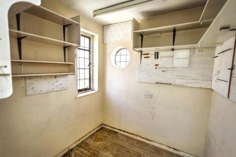 21 Bedford Crescent, Enfield, Middlesex, EN3 6JU