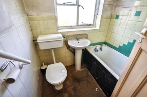 21 Bedford Crescent, Enfield, Middlesex, EN3 6JU