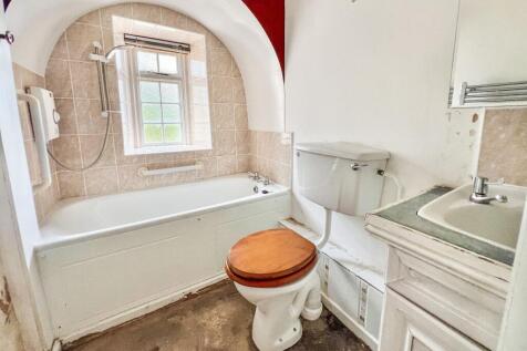Flat 1 Springfield House, Church Lane, Box, Corsham, Wiltshire, SN13 8NW