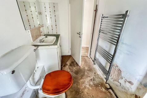 Flat 1 Springfield House, Church Lane, Box, Corsham, Wiltshire, SN13 8NW