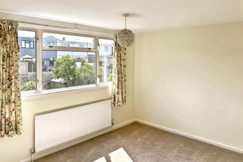 12 Clifton Walk, Benfleet SS7 1DL