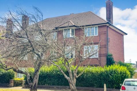 18 Dunstable Court, Dunstable Road, Luton, Bedfordshire, LU4 8DB