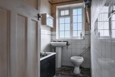 18 Dunstable Court, Dunstable Road, Luton, Bedfordshire, LU4 8DB