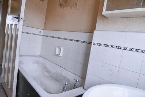18 Dunstable Court, Dunstable Road, Luton, Bedfordshire, LU4 8DB