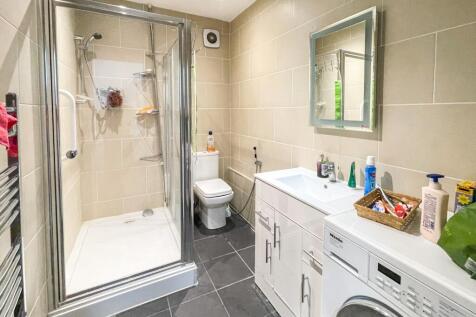 Flat 82, Forset Court, Edgware Road, London, W2 2RE