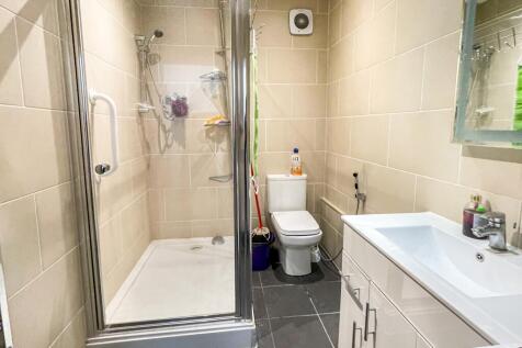Flat 82, Forset Court, Edgware Road, London, W2 2RE