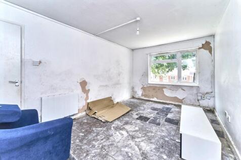 4 The Furlong, Wednesbury, West Midlands, WS10 9SU