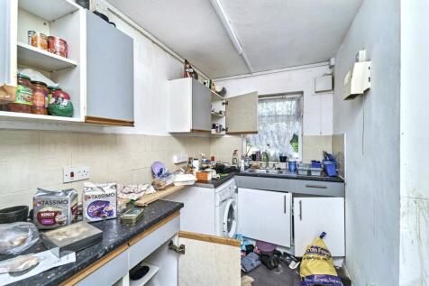 12 The Furlong, Wednesbury, West Midlands, WS10 9SU