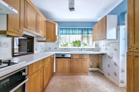 25 Linstead Road, Farnborough, Hampshire, GU14 9HH