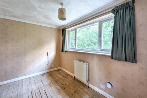 25 Linstead Road, Farnborough, Hampshire, GU14 9HH