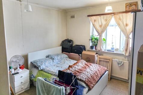 Flat 5, Berkeley Court, Neasden Lane, London NW10 1PX