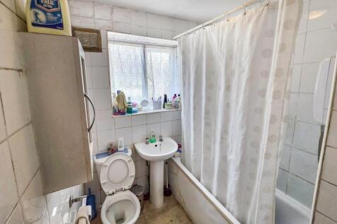 Flat 5, Berkeley Court, Neasden Lane, London NW10 1PX
