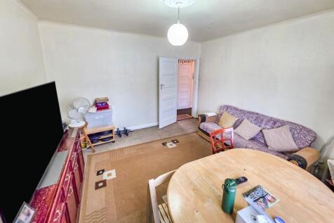 Flat 5, Berkeley Court, Neasden Lane, London NW10 1PX