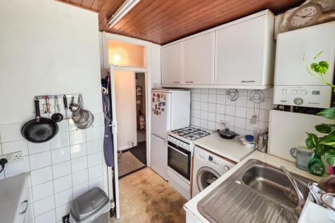 Flat 5, Berkeley Court, Neasden Lane, London NW10 1PX