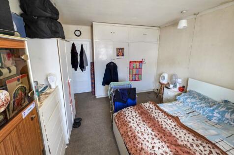 Flat 5, Berkeley Court, Neasden Lane, London NW10 1PX