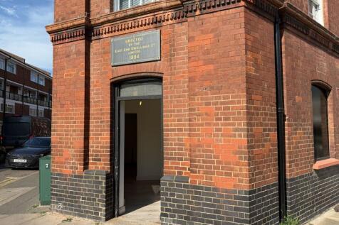 21 Cressy House, Hannibal Road, Stepney Green, London E1 3JE