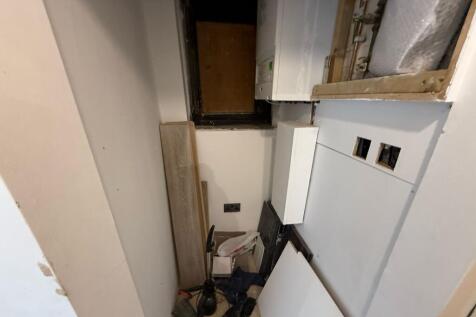 21 Cressy House, Hannibal Road, Stepney Green, London E1 3JE