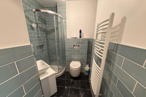 21 Cressy House, Hannibal Road, Stepney Green, London E1 3JE