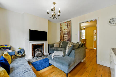 24 Bridgewater Terrace, Windsor, Berkshire, SL4 1RB