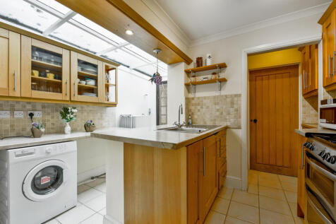 24 Bridgewater Terrace, Windsor, Berkshire, SL4 1RB
