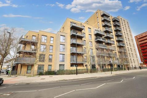 Flat 15, Denman House, 1 New Road, Feltham TW14 9AJ