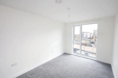 Flat 15, Denman House, 1 New Road, Feltham TW14 9AJ