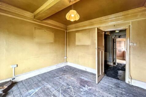 79 Valley Road, Streatham, London SW16 2XL