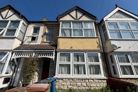 113A Rosslyn Crescent, Harrow, Middlesex HA1 2RY