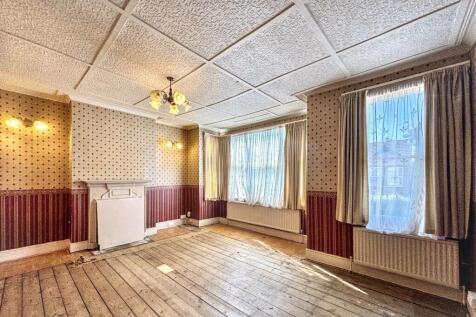 113A Rosslyn Crescent, Harrow, Middlesex HA1 2RY