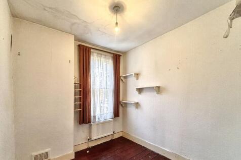 113A Rosslyn Crescent, Harrow, Middlesex HA1 2RY