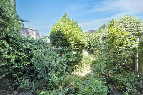 3 Pixham Court, Wimbledon, London, SW19 7EH