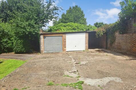 2 Walton Court &amp; Garage, Sheen Park, Richmond, TW9 1UL
