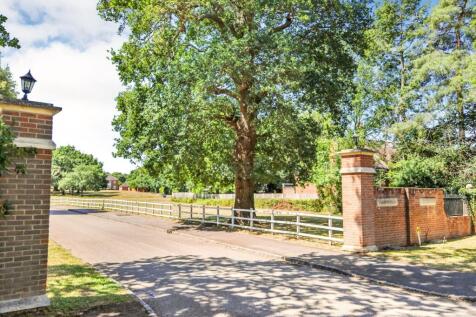 Land lying to the south of Firgrave Road, Yateley, GU46 6NH