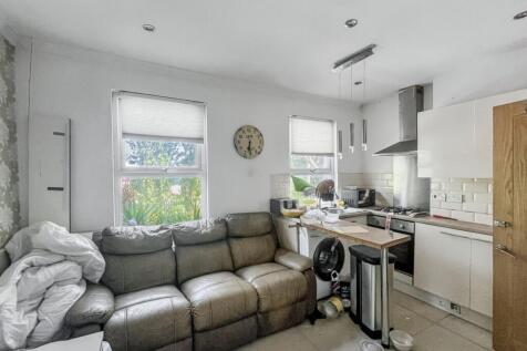 15 Meadow View Road, Thornton Heath CR7 7HA